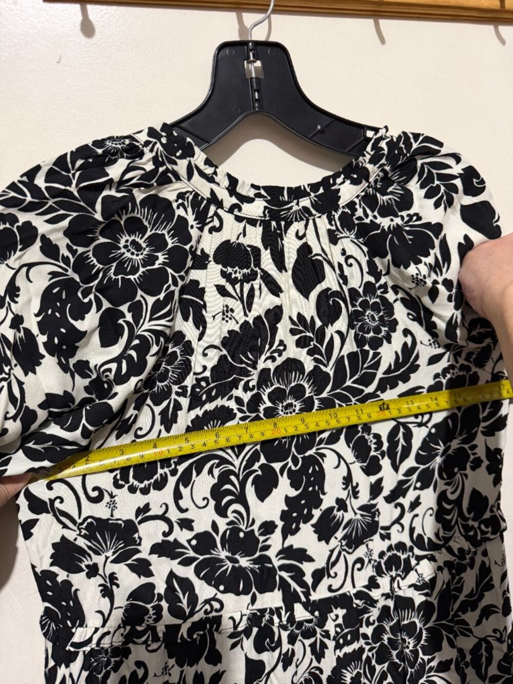 LOVESTITCH Black White Floral Flutter Sleeve Tiered Midi Dress Small - Picture 13 of 15